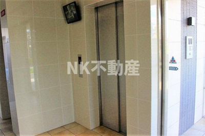 【ロビー】 | メゾン・ド・パニール（俊徳道賃貸） | エレベーターです