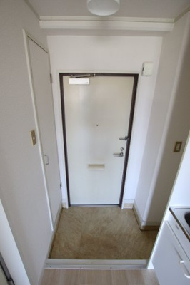 【玄関】 | セインツ1号館