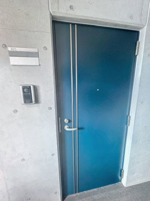 【玄関】 | P’sプレイス東仲町 | ※同タイプ、別部屋写真使用。