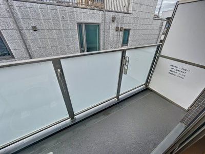 【バルコニー】 | P’sプレイス東仲町 | ※同タイプ、別部屋写真使用。