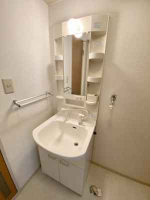 【独立洗面台】 | フォーシーズン和歌山Ⅱ | ※写真はイメージです。