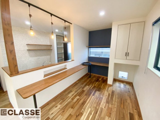 【居間・リビング】 | 城陽市久世下大谷　中古戸建