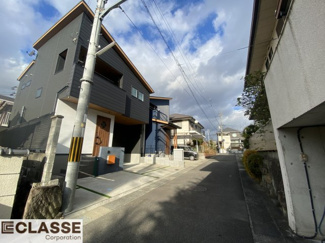 【前面道路含む現地写真】 | 城陽市久世下大谷　中古戸建