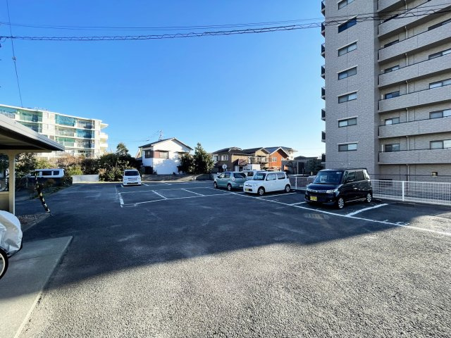 サンセリエ昭和の駐車場