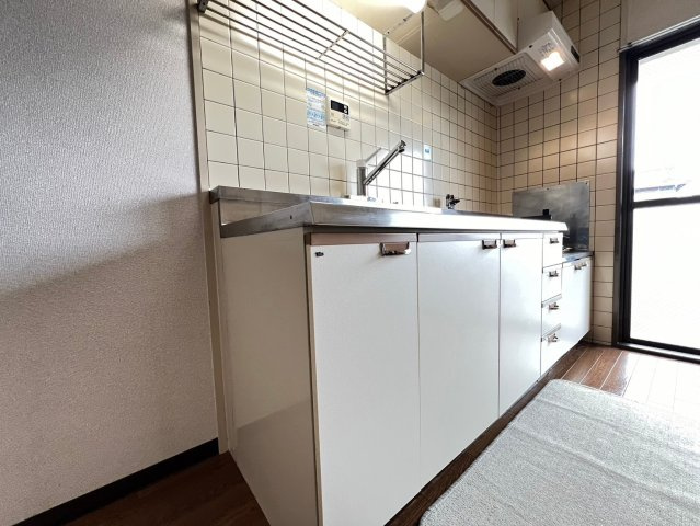 尾勝山ハイツのキッチン
