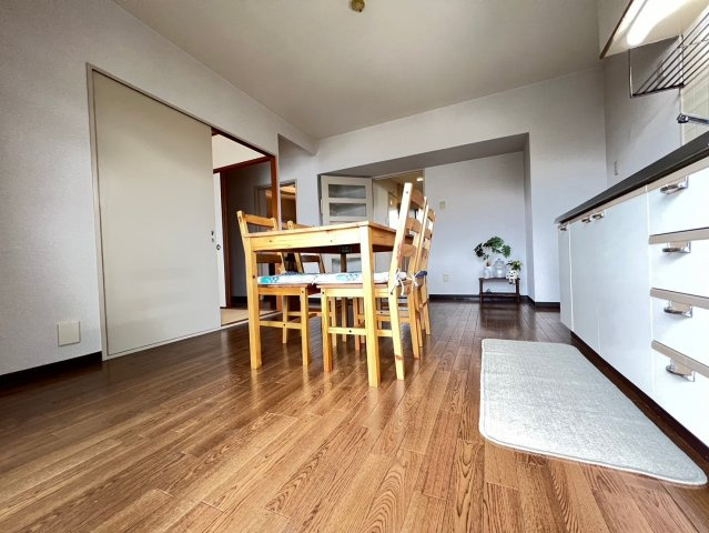 尾勝山ハイツの内装