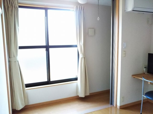 レオパレスさくらcの居間・リビング|画像10