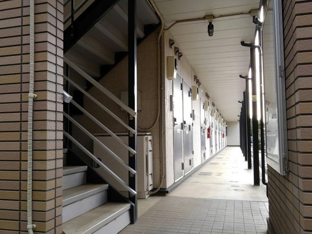 レオパレスさくらcのエントランス