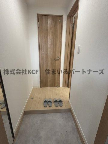 THE NOBLES 聖マリア病院前の玄関