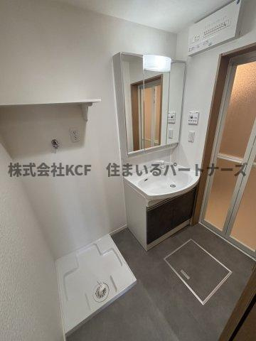 THE NOBLES 聖マリア病院前の玄関