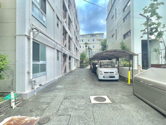 夙川第一コーポラスの駐車場|駐車場
