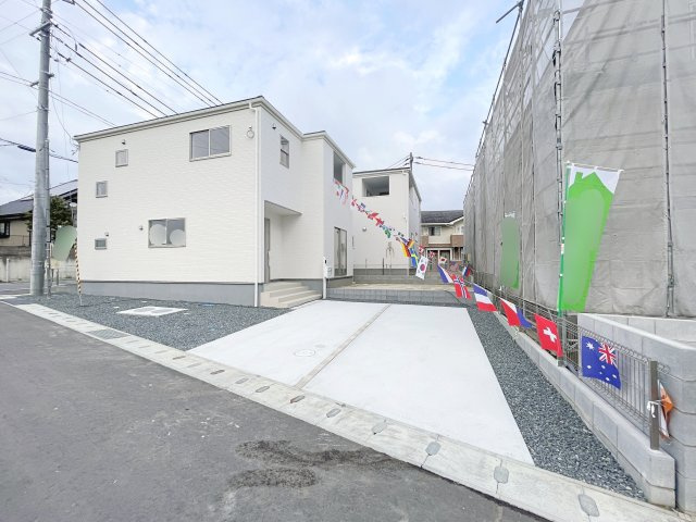 新築戸建・建売　二本松市油井第5　Livele Graden　全13棟の駐車場