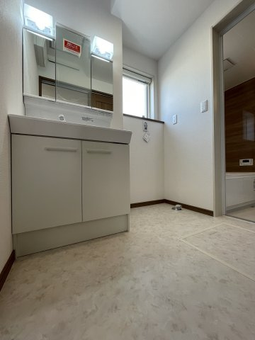 未入居戸建・建売　福島市郷野目　Life Quality　全1棟の独立洗面台