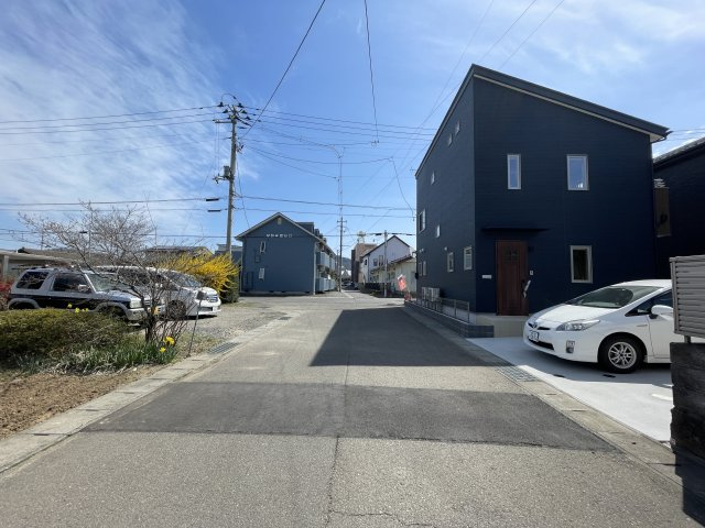 未入居戸建・建売　福島市郷野目　Life Quality　全1棟の前面道路含む現地写真