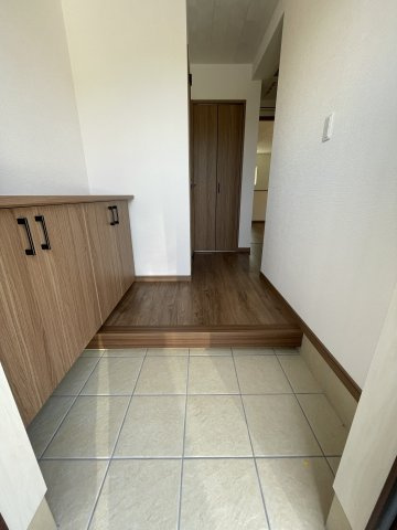 未入居戸建・建売　福島市郷野目　Life Quality　全1棟の玄関