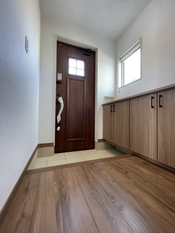 未入居戸建・建売　福島市郷野目　Life Quality　全1棟の玄関
