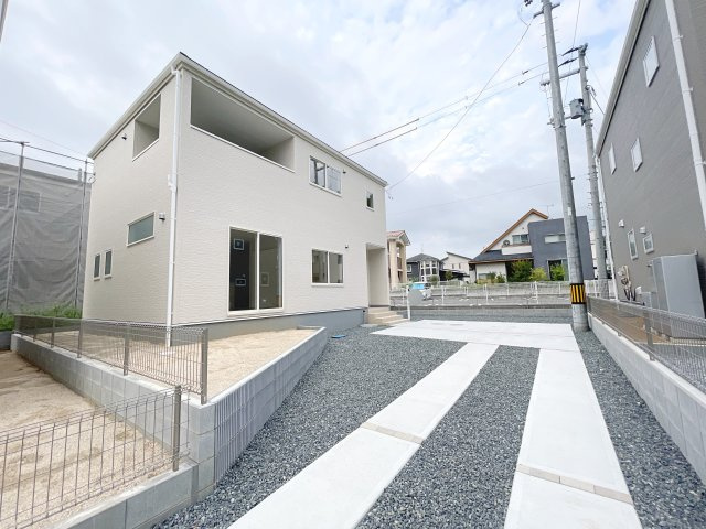 二本松市油井第5　Livele Graden　全13棟の駐車場