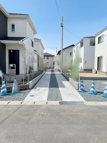 新築戸建   福島市方木田第15　Livele Garden　全3棟の前面道路含む現地写真