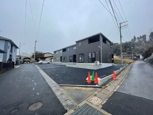 新築戸建　二本松市郭内第3　Cradle Garden　全3棟の前面道路含む現地写真