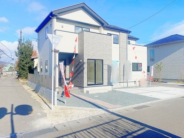 福島市笹谷6期　Erde　全1棟の前面道路含む現地写真