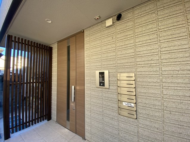 RESIDENCE　CEEDS　Ⅰのエントランス|エントランスはオートロックシステム！