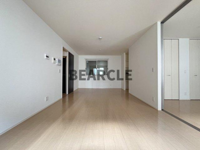 【洋室】 | メゾンアンソレイユ