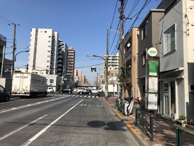 墨田区緑４丁目の売地の前面道路含む現地写真