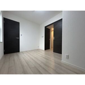 シエーナ枚方岡南の洋室