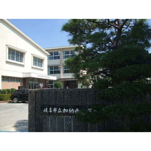 岐阜市加納南陽町３丁目の駐車場の周辺