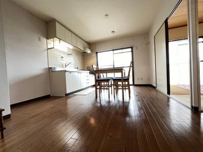 【居間・リビング】 | 尾勝山ハイツ