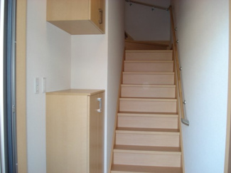 【玄関】 | チェリーヒルズ | 玄関～階段