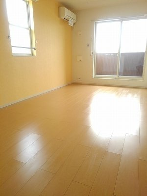 サンヒルズ・ＴＳの居間・リビング|広いリビング★