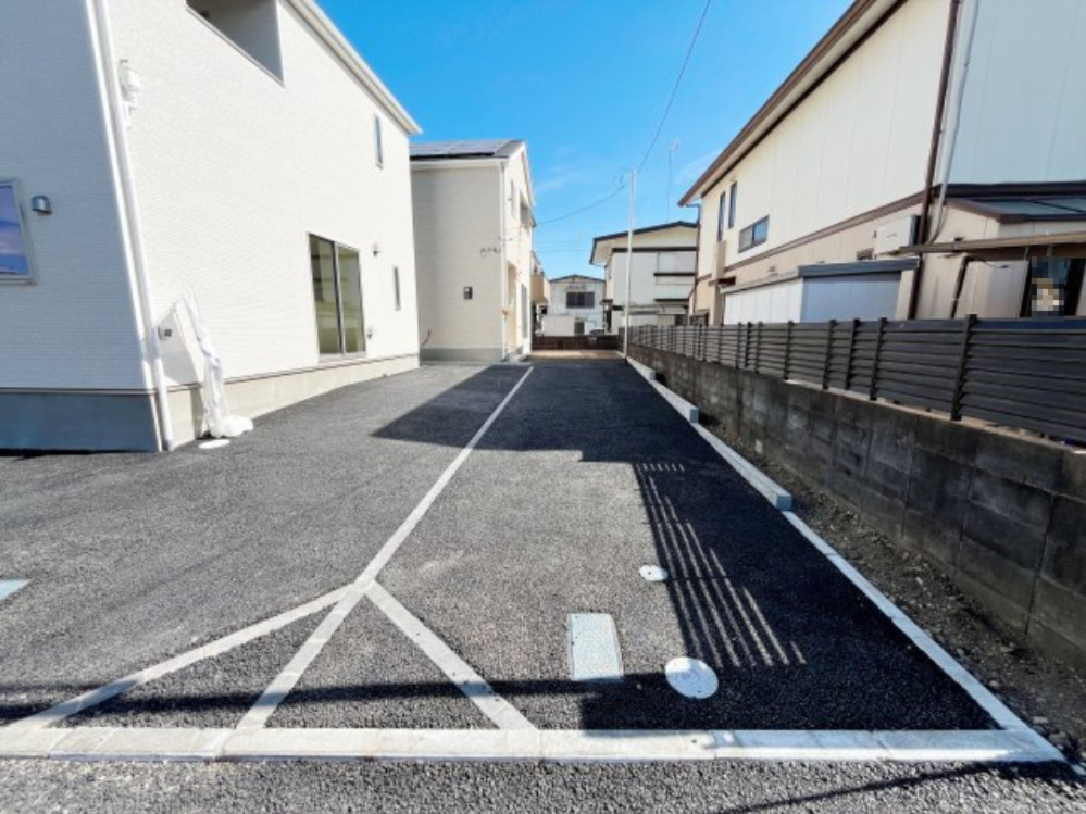 祝：成約済み　八王子市　小宮町　新築戸建て　２３期の駐車場|～仲介手数料無料☆八王子ひなた不動産～八王子市小宮町　新築戸建て