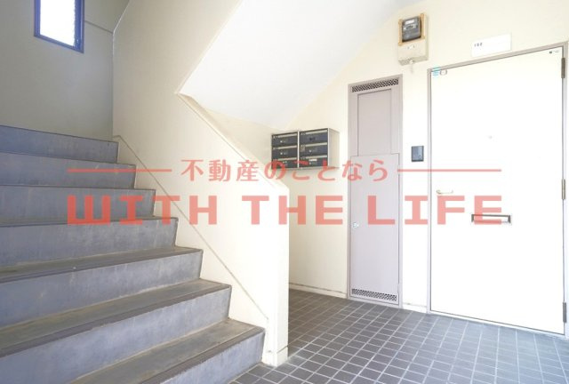 アーニスト野中【キャッシュバック対象物件】のロビー|ゆとりのあるロビーです