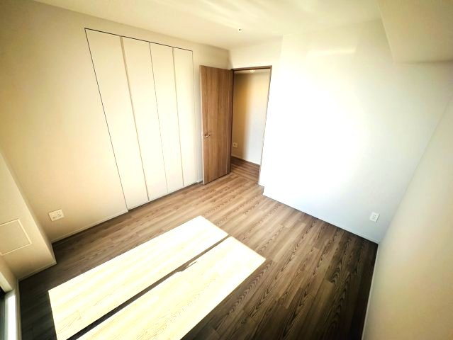 Brillia Tower箕面船場　TOP OF THE HILLの洋室|落ち着いた色調の洋室です