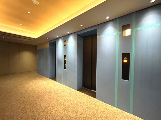 Brillia Tower箕面船場　TOP OF THE HILLのその他共用部分|共用エレベーターホールです