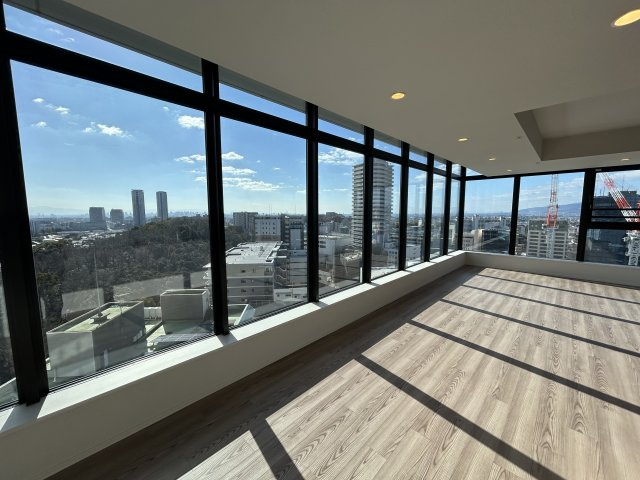 Brillia Tower箕面船場　TOP OF THE HILLの居間・リビング|ゆったり過ごせるリビングです