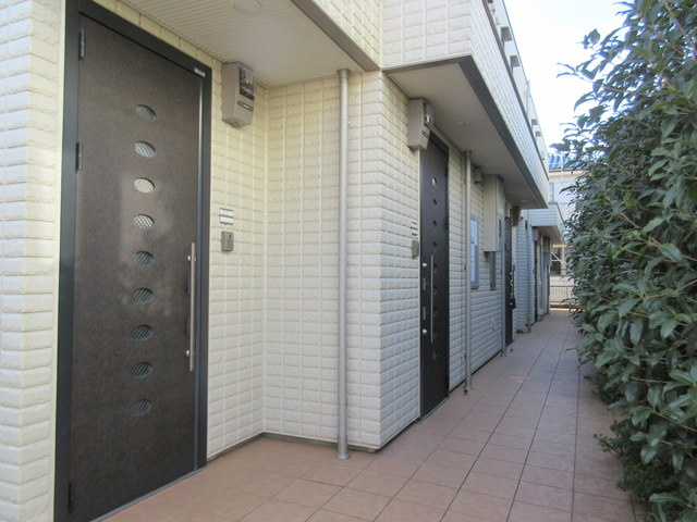 アコーラ国立のエントランス|★BS・CATV・インターネット光★