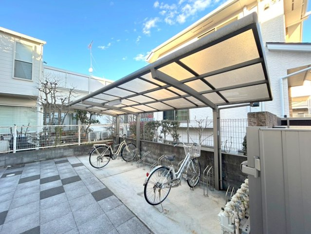 アコーラ国立のその他共用部分|★屋根付き駐輪スぺース★