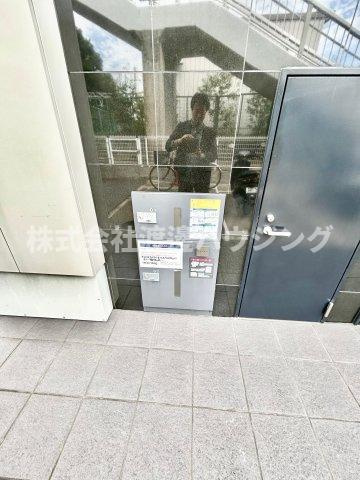 ロイヤルコート千里山のその他共用部分|宅配BOX付いてます。