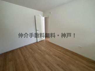 【洋室】 | 神戸市垂水区馬場通　新築戸建　仲介手数料無料！ | ゆったりした洋室です
