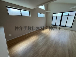 【居間・リビング】 | 神戸市垂水区馬場通　新築戸建　仲介手数料無料！ | 使いやすいリビングです