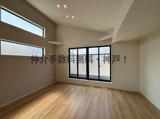 【居間・リビング】 | 神戸市垂水区馬場通　新築戸建　仲介手数料無料！ | ゆったりとした居間です