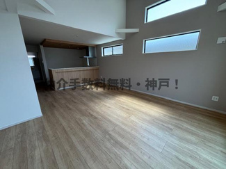 【居間・リビング】 | 神戸市垂水区馬場通　新築戸建　仲介手数料無料！ | 使いやすいリビングです