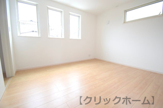 【洋室】 | 呉市焼山中央5丁目【太陽光発電設置】全2区画　NO1 | 2階　洋室×3　収納付きでお部屋がスッキリ広く使えます。　
