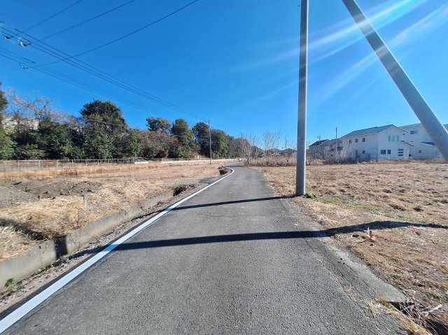 高崎市元島名町売土地 ④号地の前面道路含む現地写真