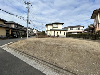 【前面道路含む現地写真】 | 平日・土日祝日やお仕事帰りなどお客様のご都合に合わせて、営業スタッフが真心込めて御対応してます♪お気軽にお問い合わせください♪