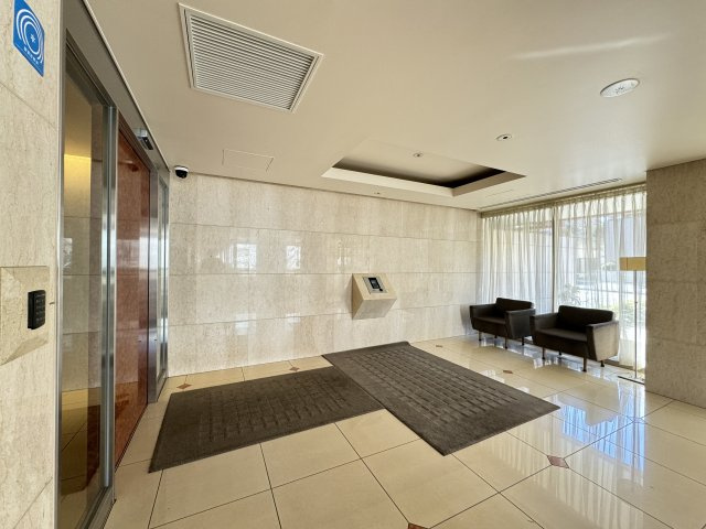 ロイヤル元麻布府ガーデンのエントランス|セキュリティ面も安心のオートロックがついています