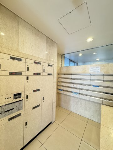 ロイヤル元麻布府ガーデンのその他共用部分|メールボックスコーナー・宅配ボックス