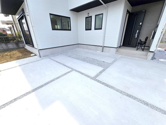 羽村市羽加美1丁目　全１棟の駐車場